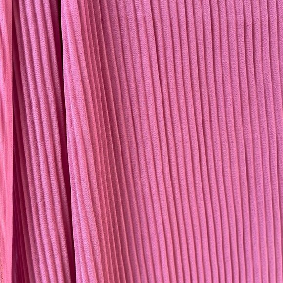 Gorgeous Pleated Chiffon Scarf- Pink colorπ - Picture 3 of 3